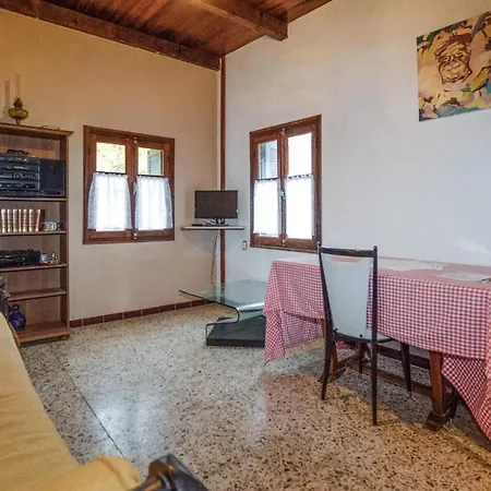 Lovely In Anghione With Kitchen Feriehus